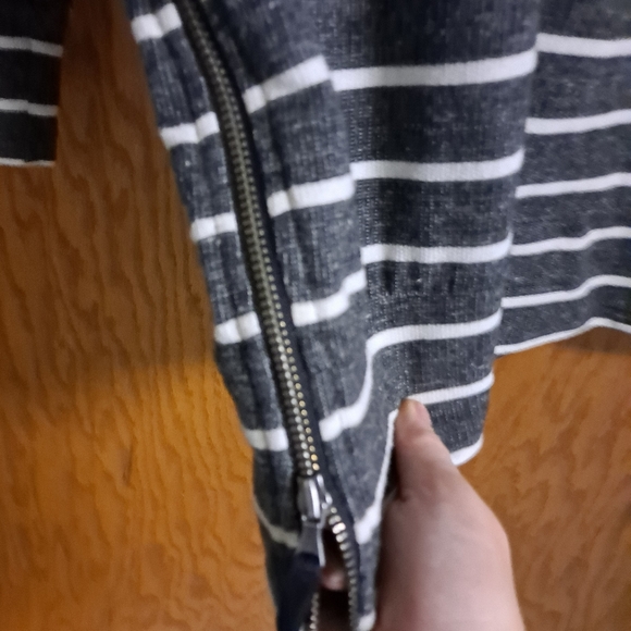 Lou & Grey Sweatshirt - Picture 3 of 3